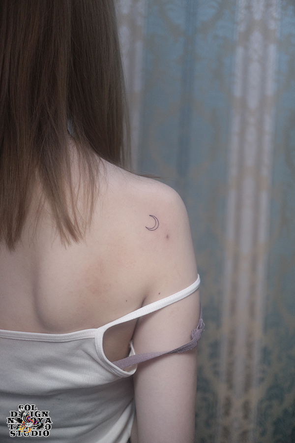 名古屋　タトゥー　女性